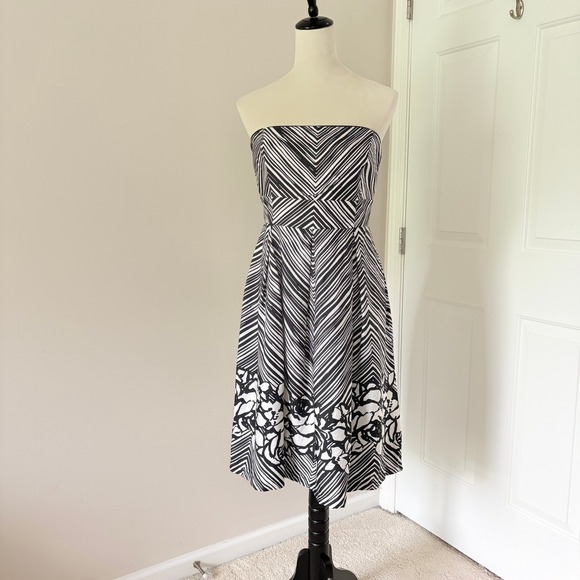White House Black Market Dresses & Skirts - White House Black Market Dress 12 Black White Silk Strapless Chevron Flare